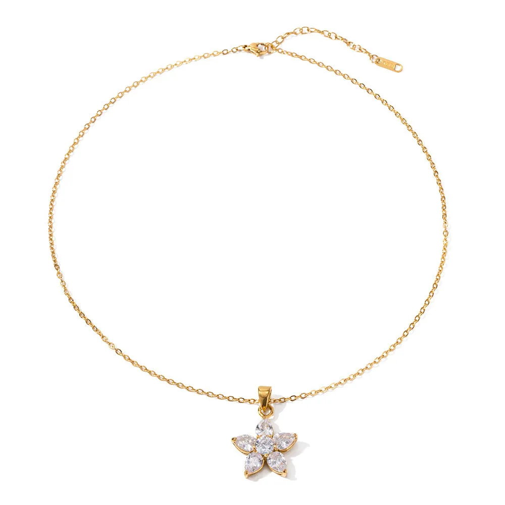 18K Gold Exquisite Dazzling Five Petal Flower Inlaid White Zircon Design Necklace