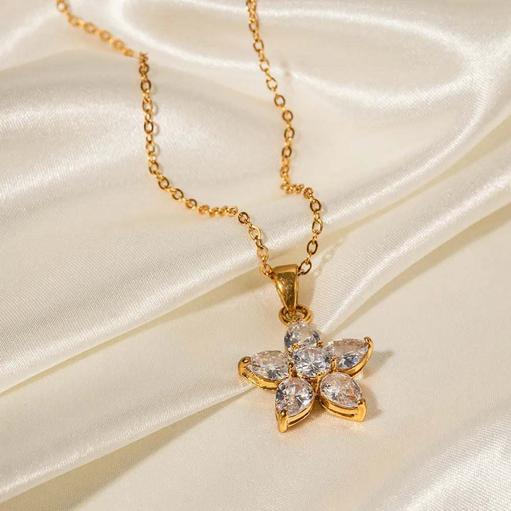18K Gold Exquisite Dazzling Five Petal Flower Inlaid White Zircon Design Necklace