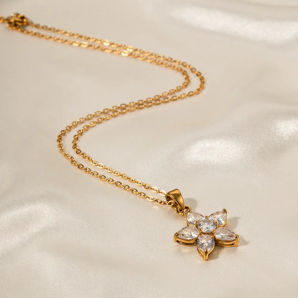 18K Gold Exquisite Dazzling Five Petal Flower Inlaid White Zircon Design Necklace