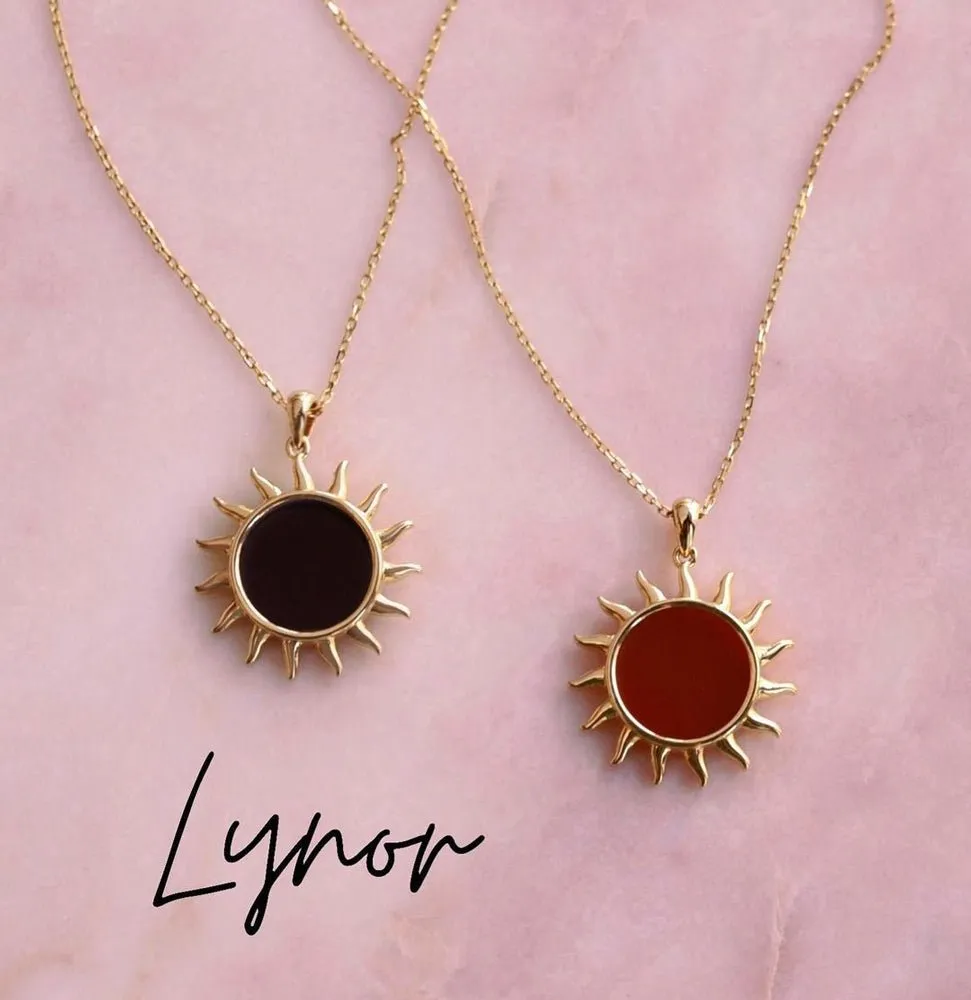 Lynor Sun Necklace in Lapis Lazuli