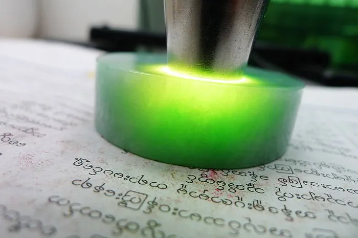 Natural Jade Rough Jadeite Raw (121g,5.3X1.7cm)