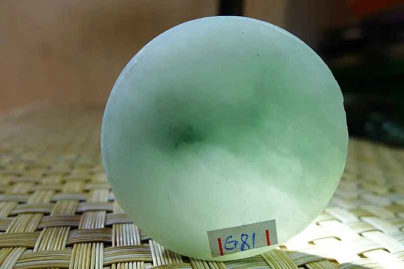 Natural Jade Rough Jadeite Raw (43g,4.2X4.2X0.9cm)