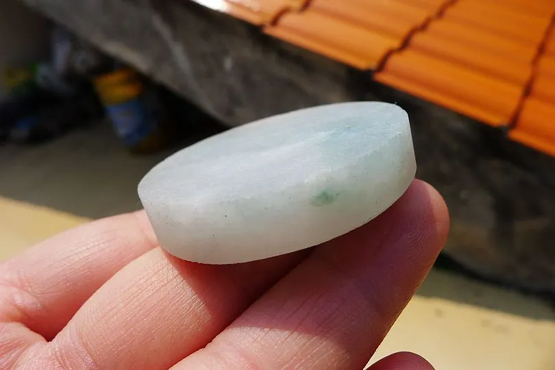 Natural Jade Rough Jadeite Raw (43g,4.2X4.2X0.9cm)