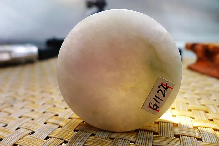 Natural Jade Rough Jadeite Raw (64g,4X4X1.5cm)