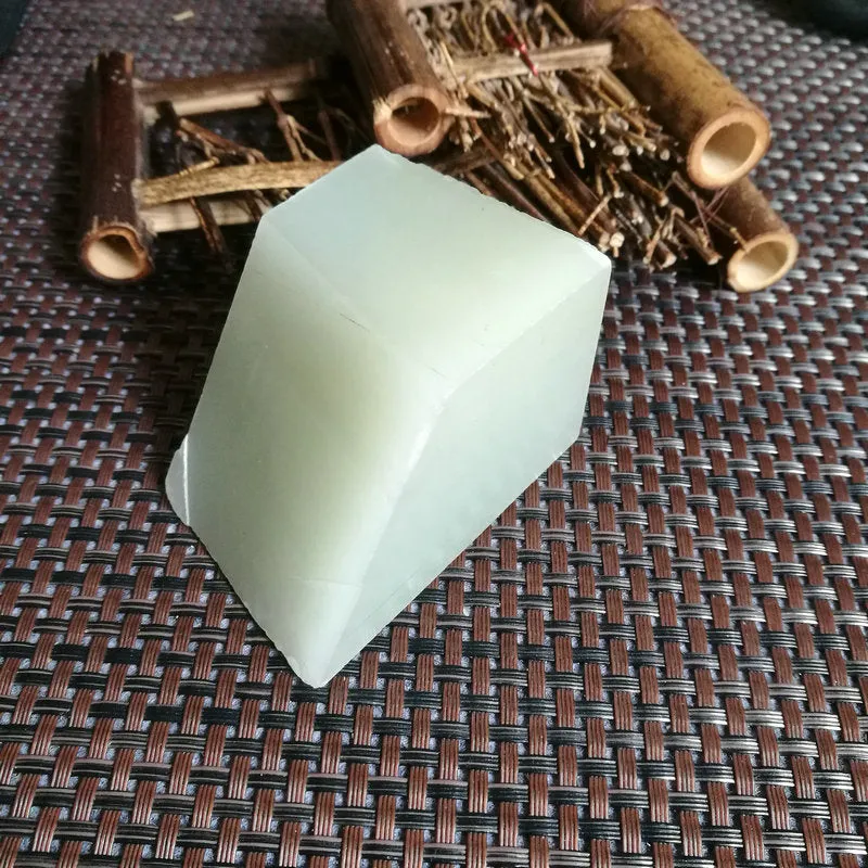 Natural Kunlun Jade Rough Nephrite Raw (258g,6.5X4.8X4cm)