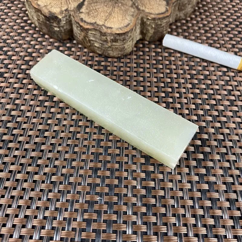 Natural Kunlun Jade Rough Nephrite Raw (87g,9.1X2.1X1.7cm)