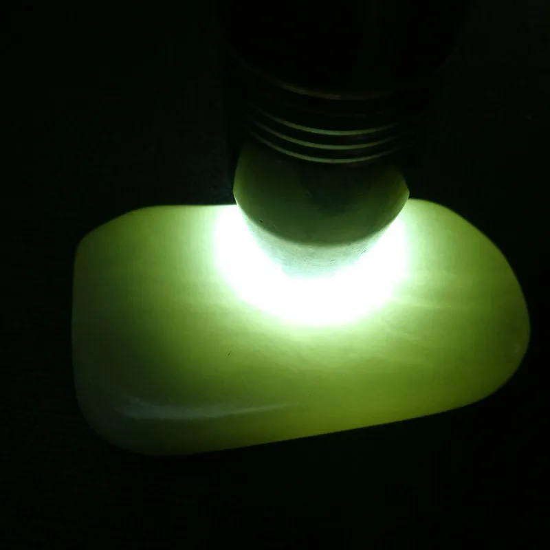 Natural Kunlun Jade Rough Nephrite Raw (91g, 6.4x4.4x1.4cm)