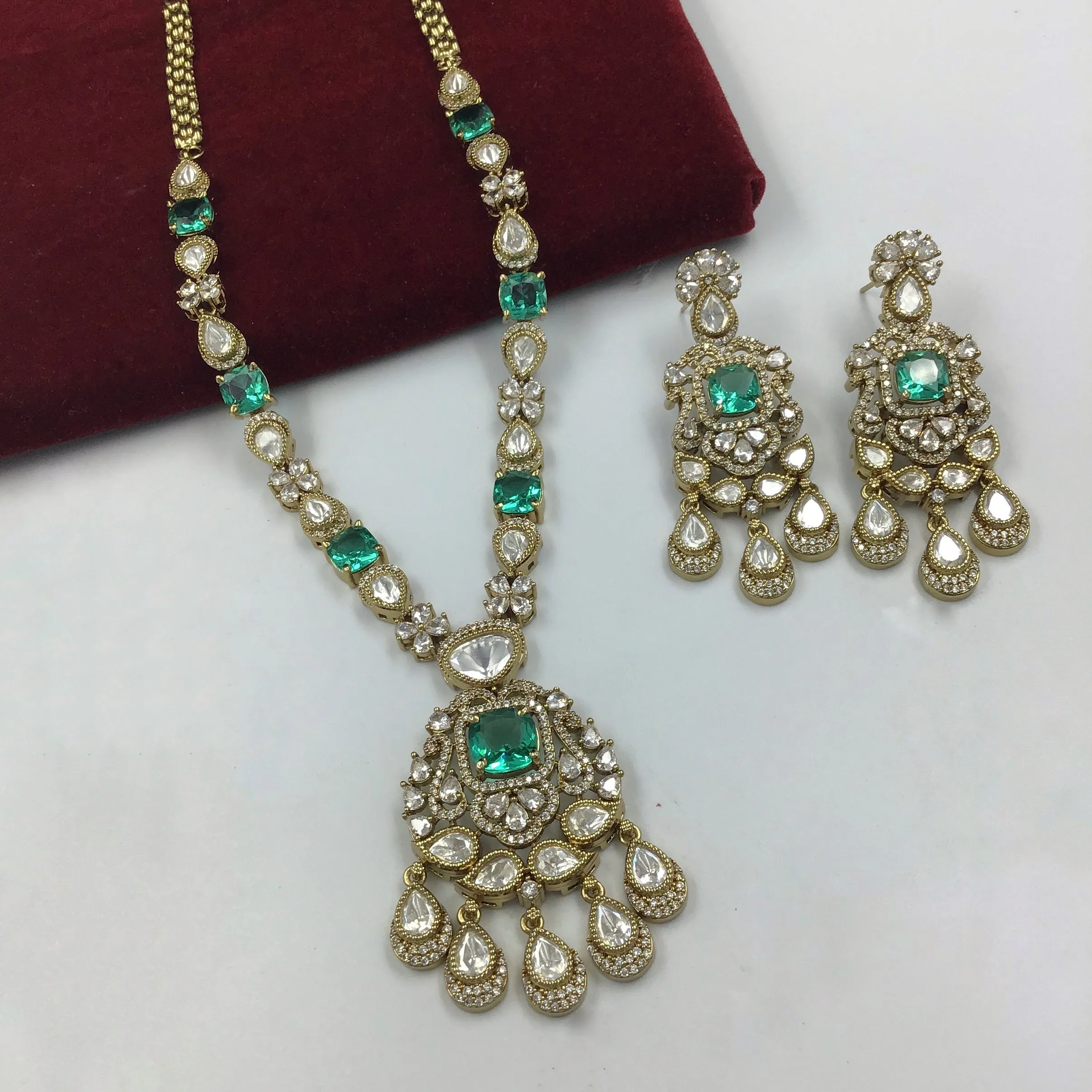 Round Neck Zircon/AD Necklace Set 10558-28