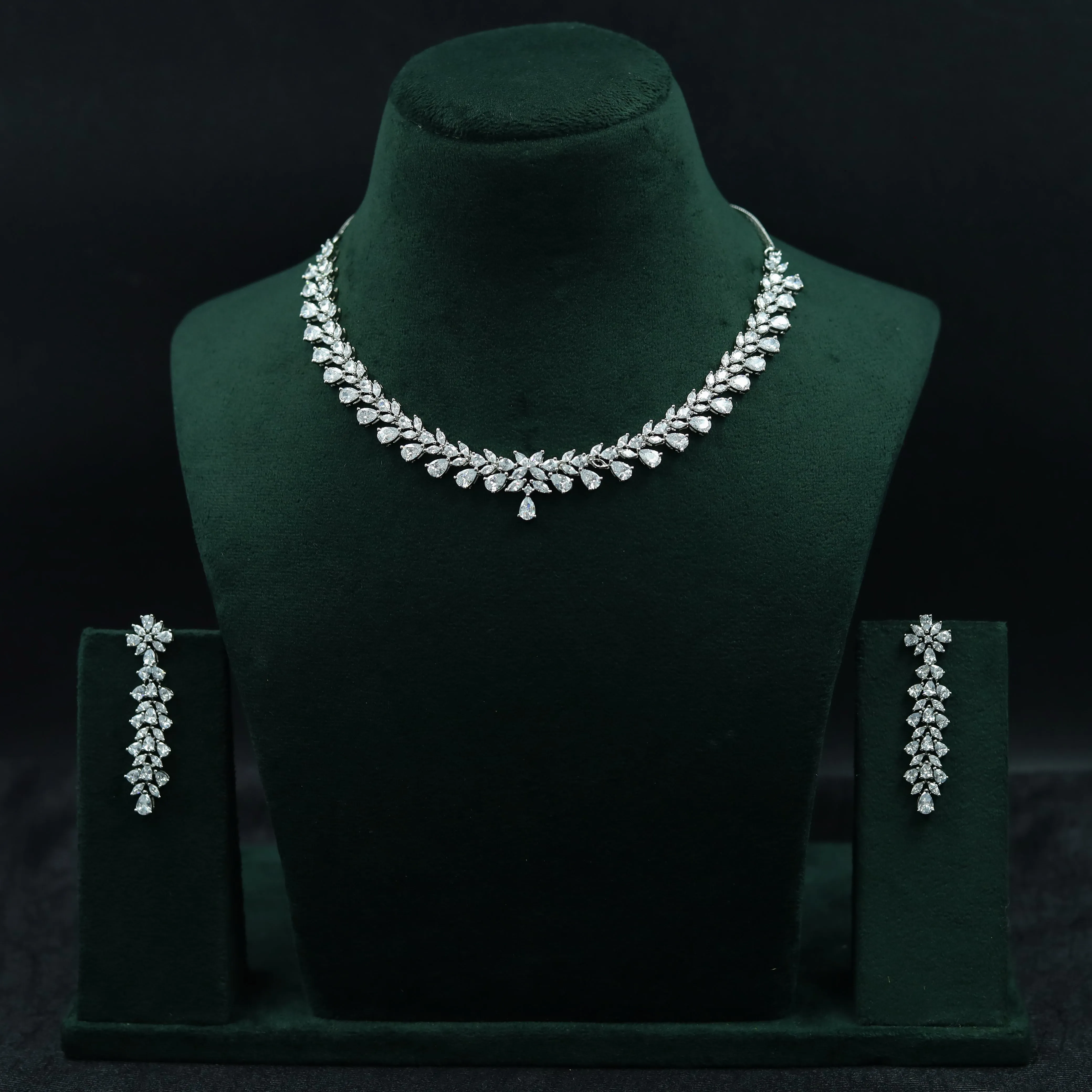 Round Neck Zircon/AD Necklace Set 11903-69