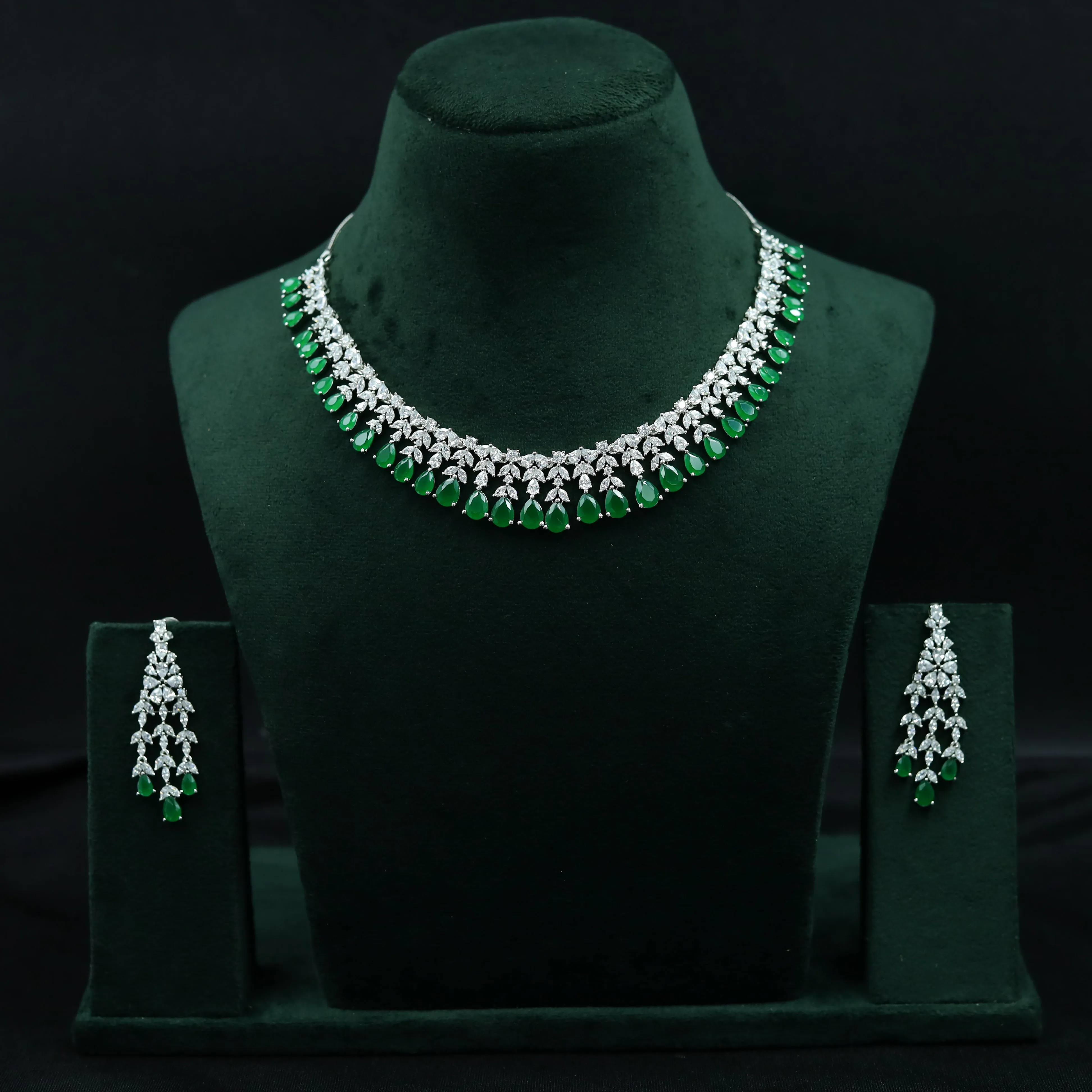 Round Neck Zircon/AD Necklace Set 11904-69