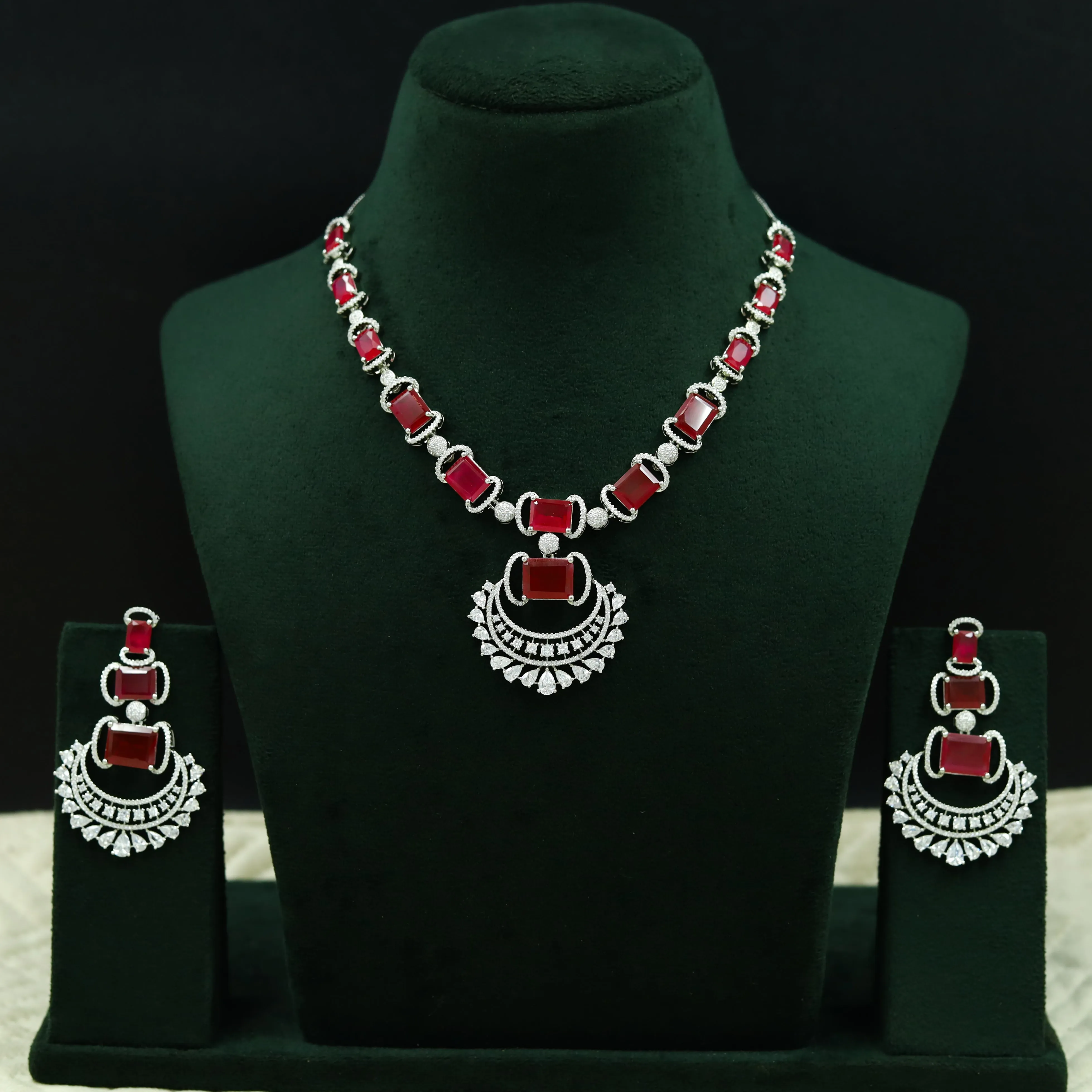 Round Neck Zircon/AD Necklace Set 12534-28