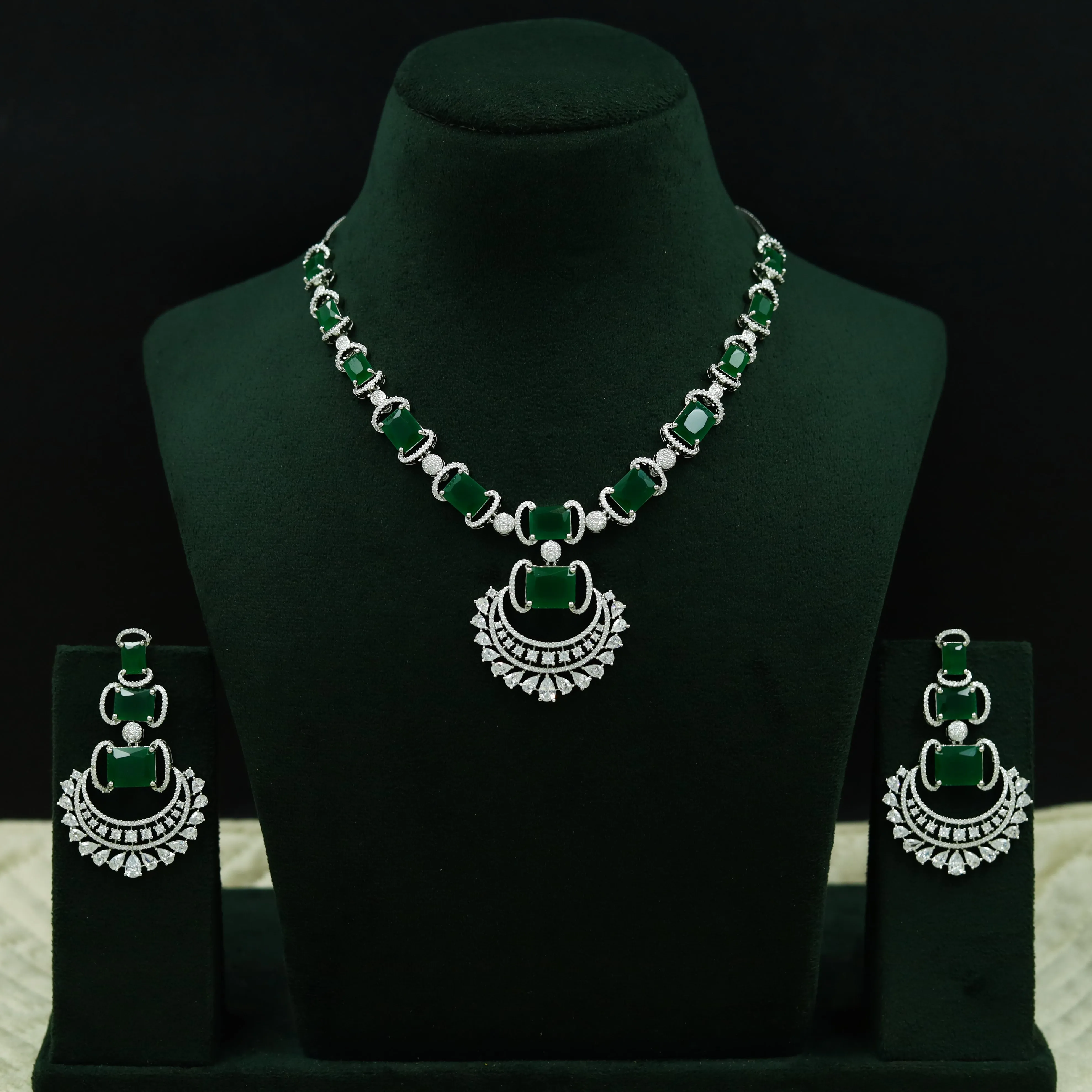 Round Neck Zircon/AD Necklace Set 12534-28