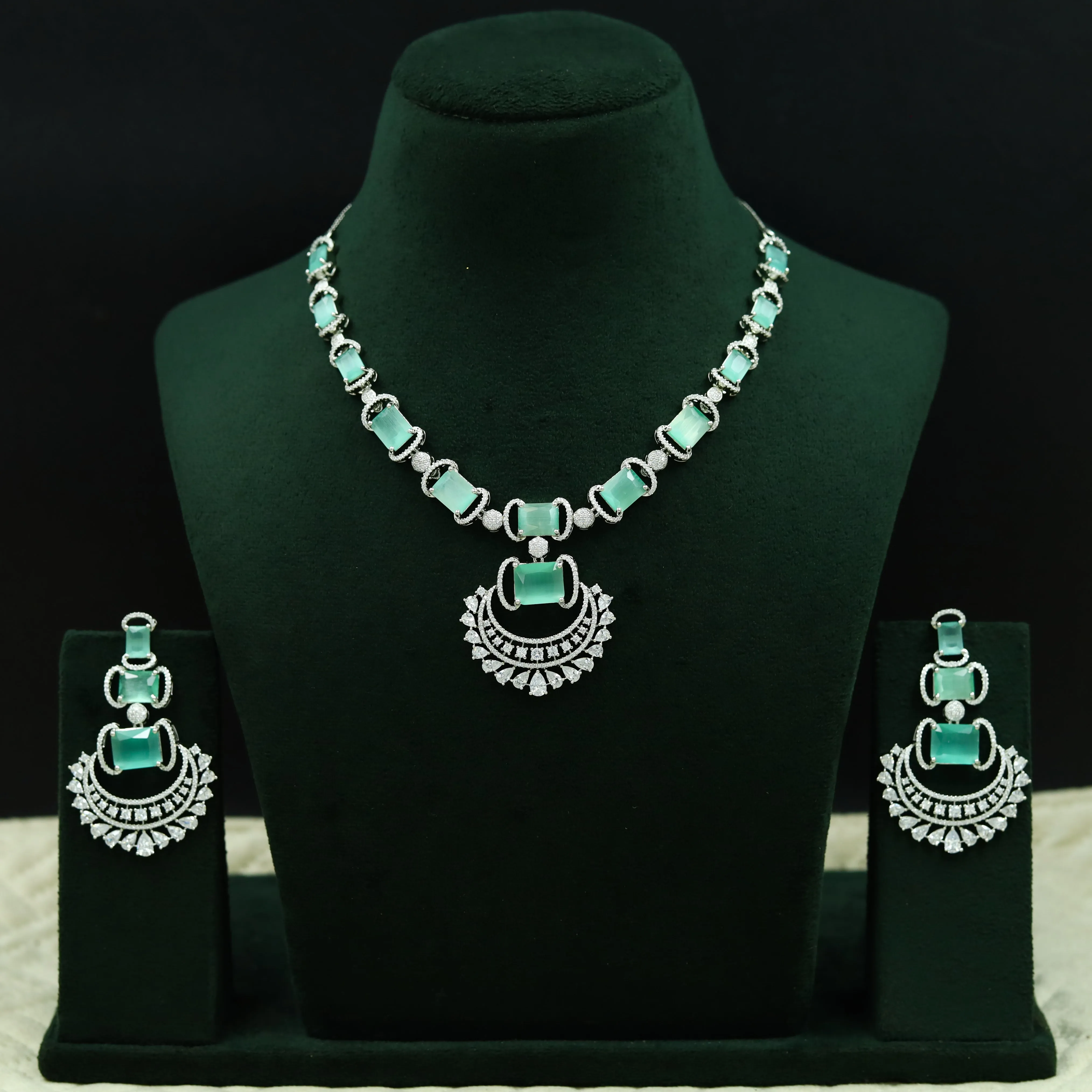 Round Neck Zircon/AD Necklace Set 12534-28
