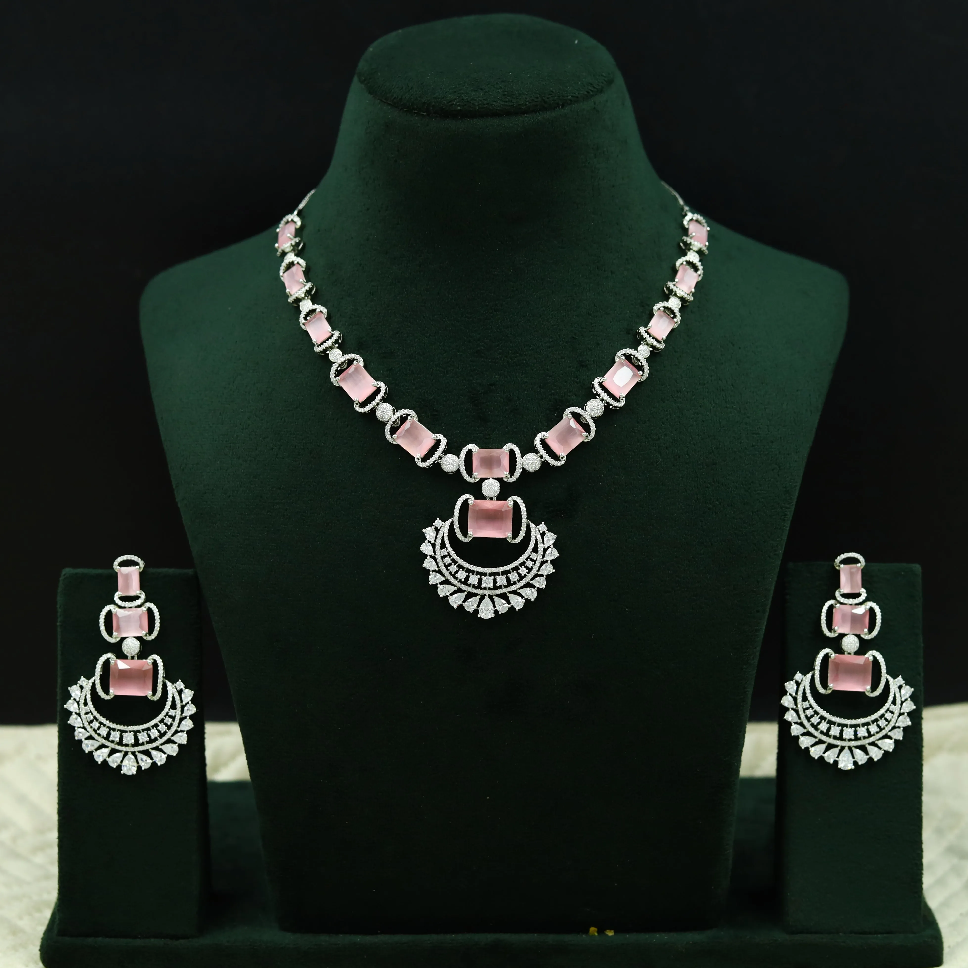 Round Neck Zircon/AD Necklace Set 12534-28