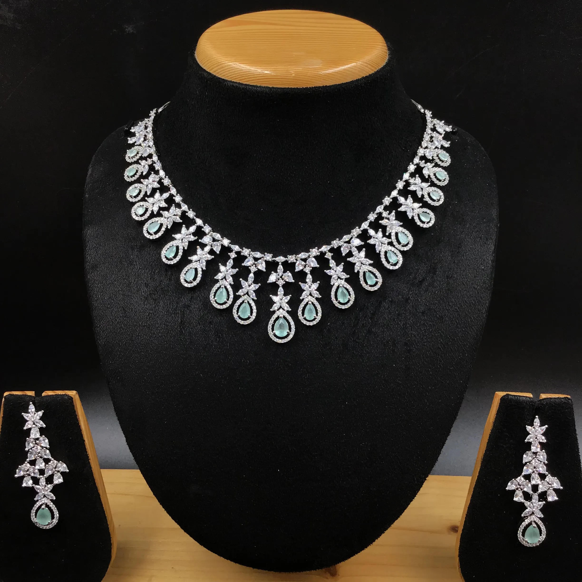 Round Neck Zircon/AD Necklace Set 5932-69