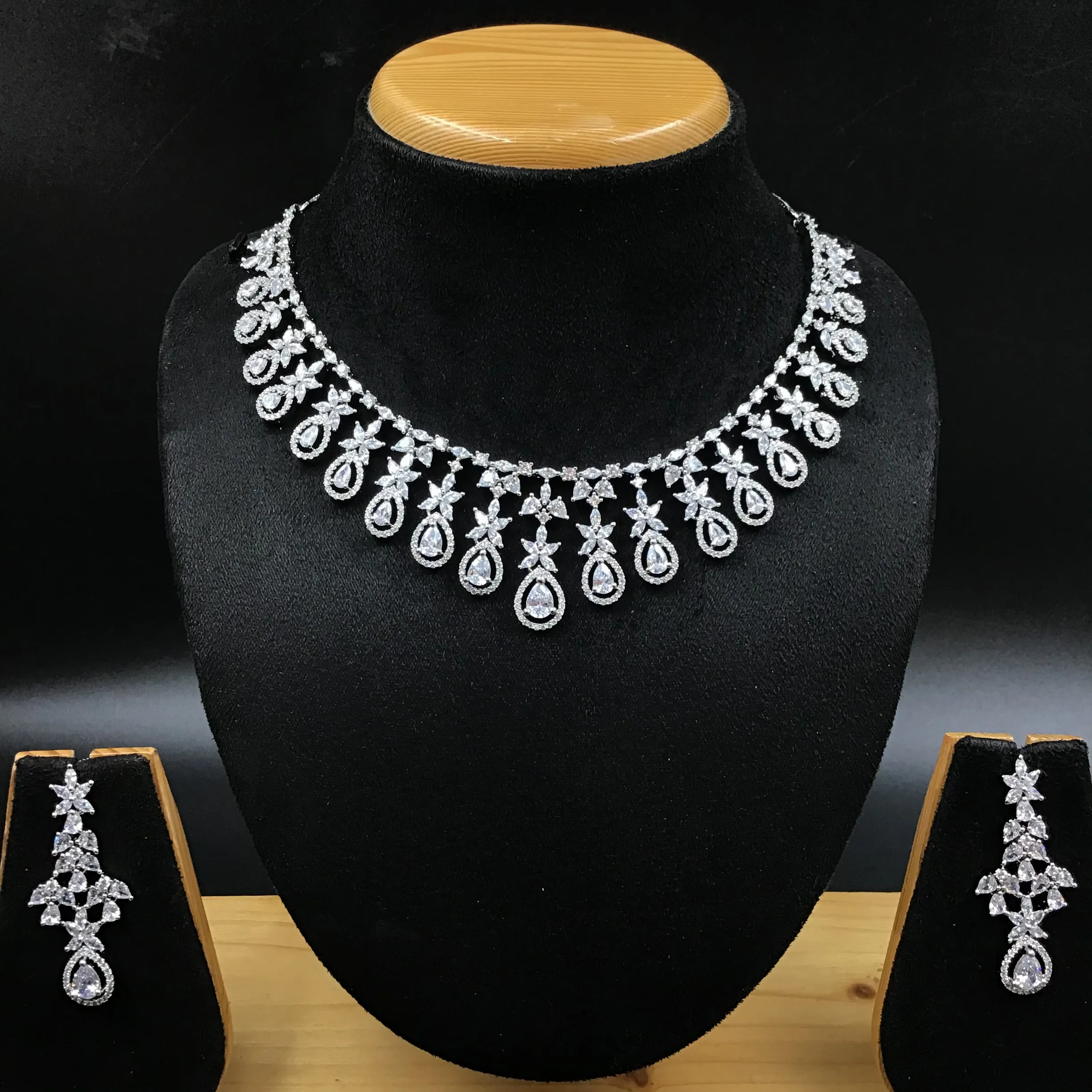 Round Neck Zircon/AD Necklace Set 5932-69