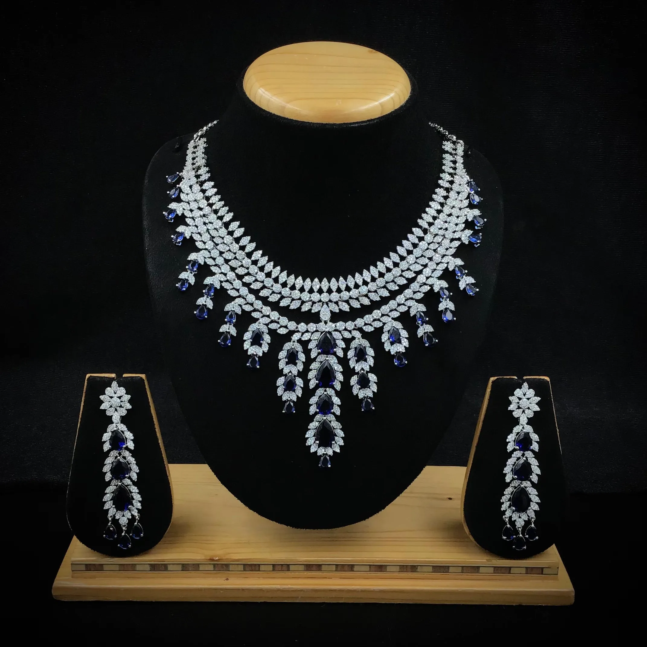 Round Neck Zircon/AD Necklace Set 8571-08