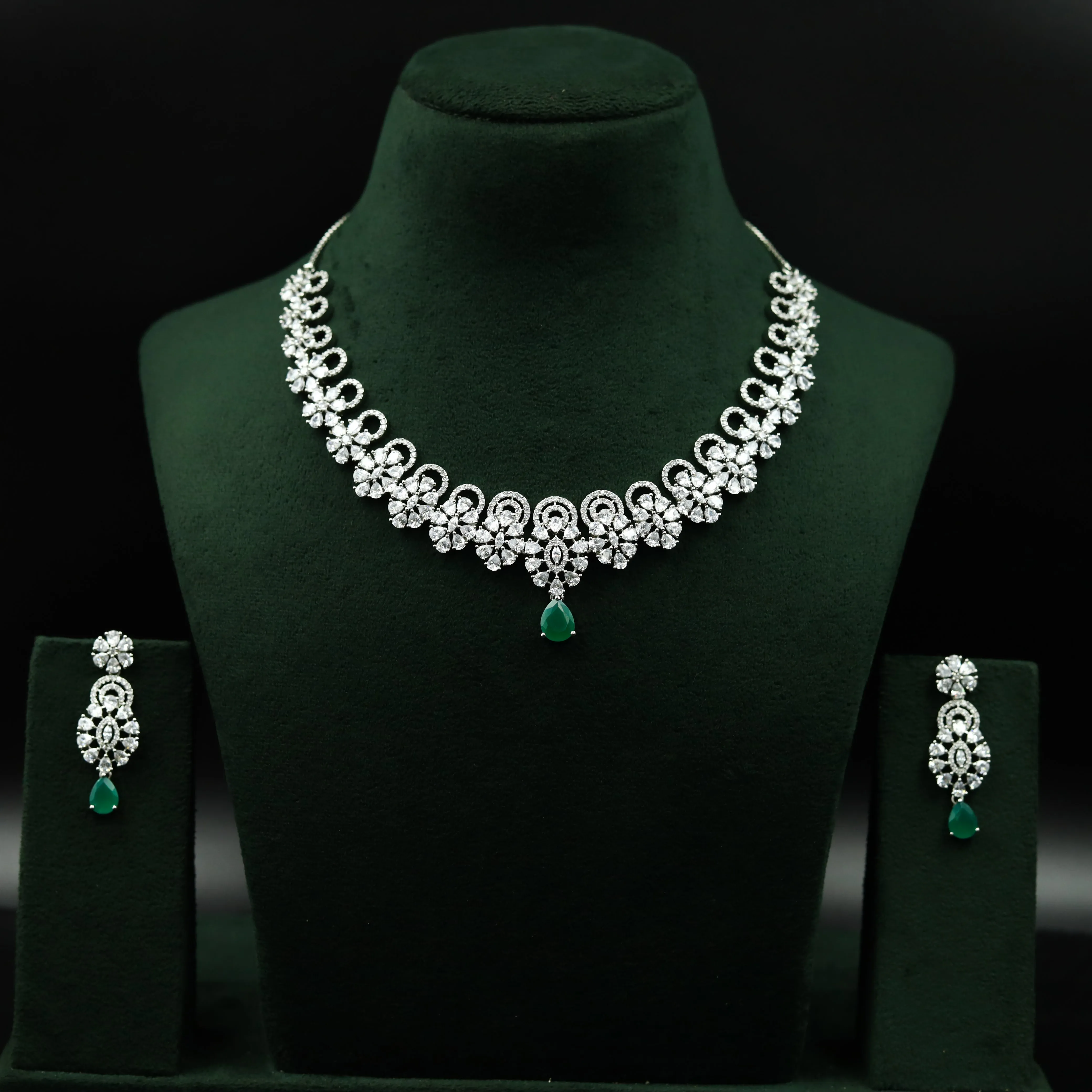 Silver Plated Zircon/AD Round Necklace Set 4967-9032