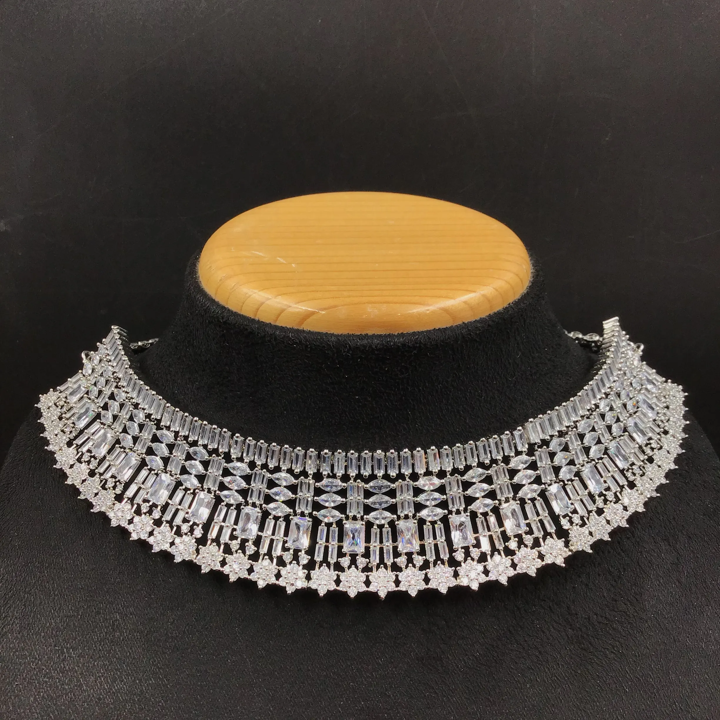 Silver Zircon/AD Choker  Set 16912-4060