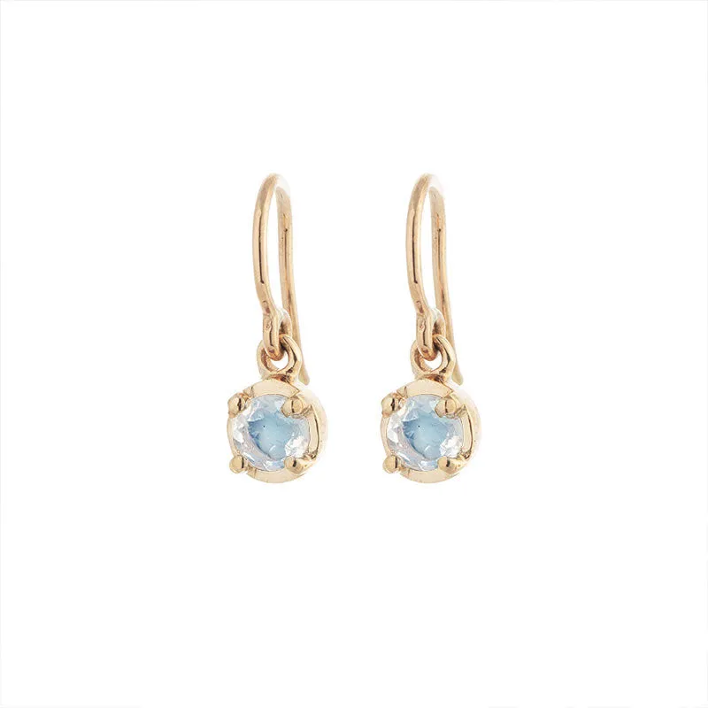 Winkie Earring, Rainbow Moonstone , 9kt Yellow Gold
